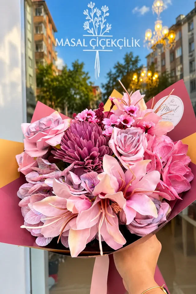 Pembe lilyum buketi — Masal Dekor Darende çiçekçilik